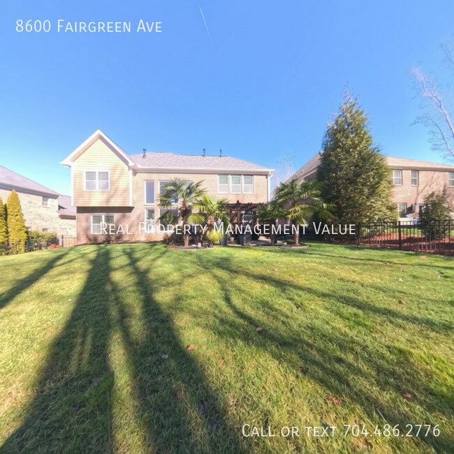 Building Photo - 8600 Fairgreen Avenue