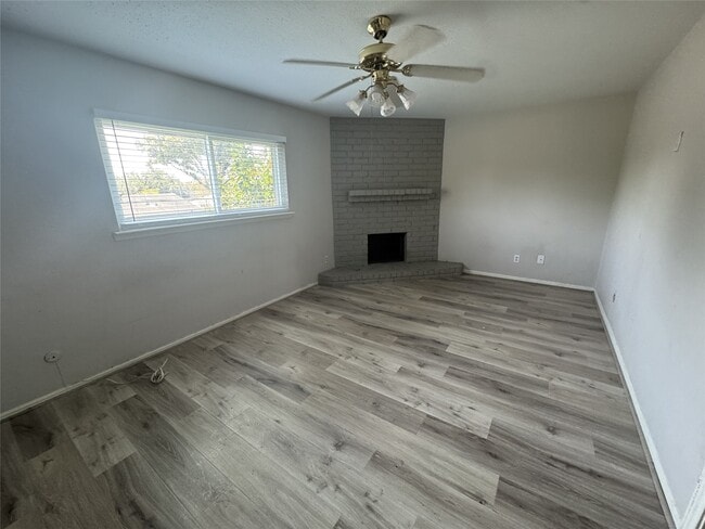 Building Photo - 3842 Willow Springs Ln