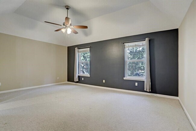 Building Photo - 23247 Diamond Knoll Ct