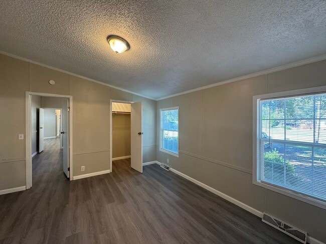 Building Photo - 236 Kue Pass