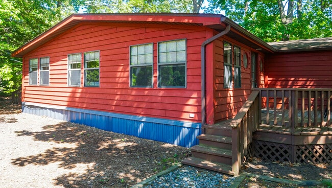 Building Photo - 7 Breakwater Dr