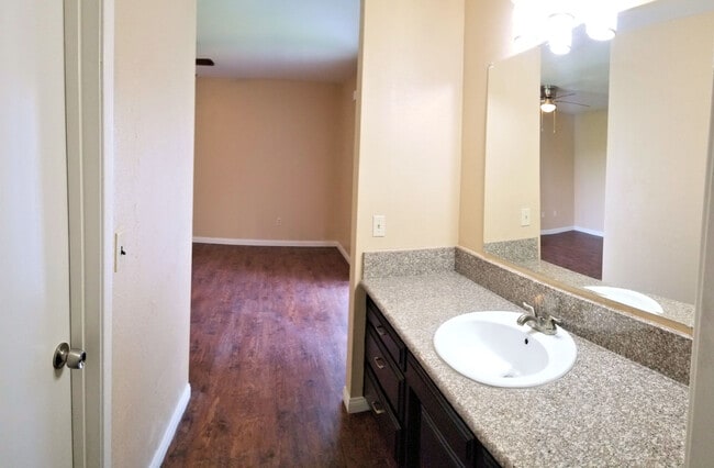 Building Photo - Spacious Home with Limited-Time Split Deposit Offer