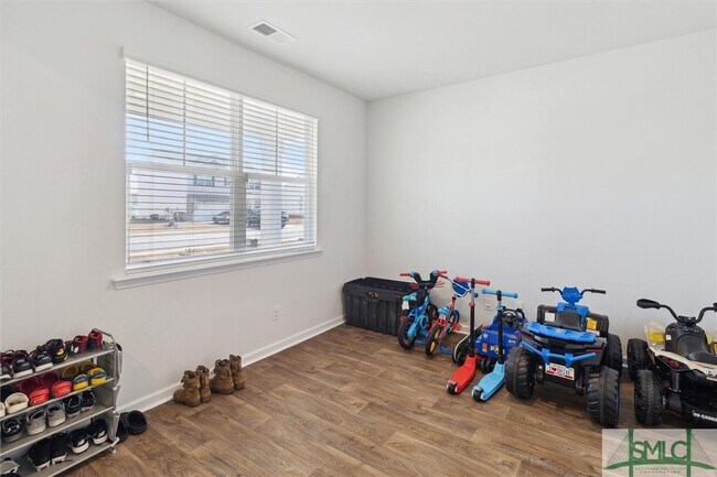Building Photo - 352 Wedge Cir