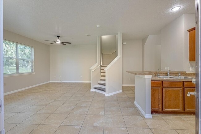 Building Photo - 2221 Betsy Ross Ln