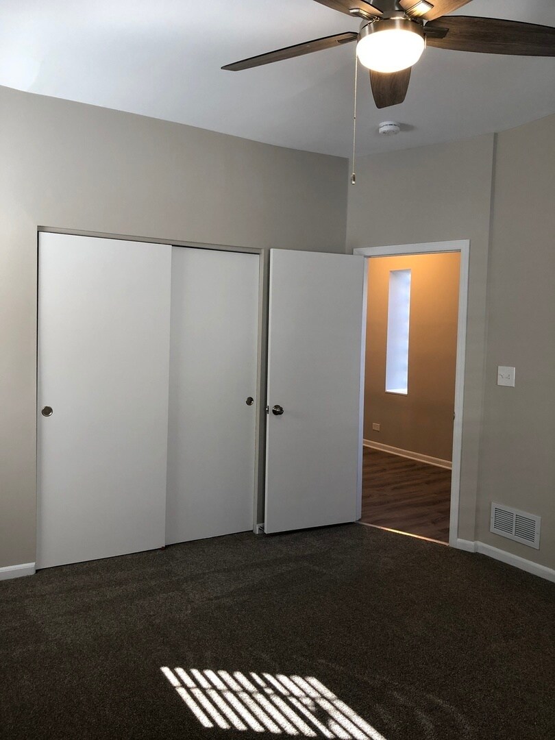 Building Photo - 1426 W Walton St