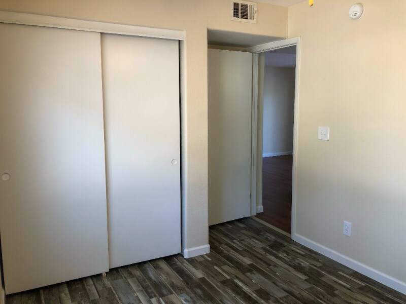 Building Photo - 3038 Tarpon Dr