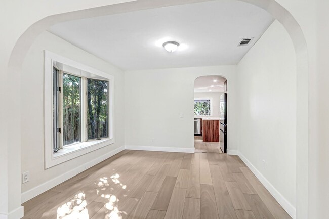 Building Photo - Spacious 3 Bedroom Upland Home, Available Now!