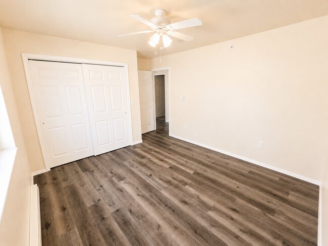 Building Photo - 3030 Post RoadApt 14