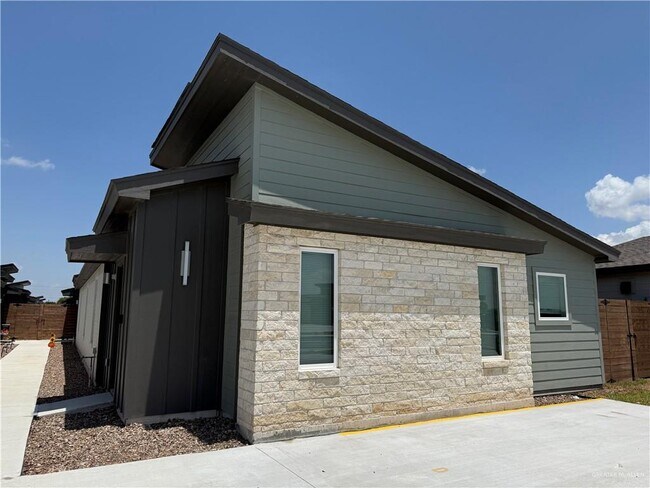 Primary Photo - 4001 Jaxson Ln