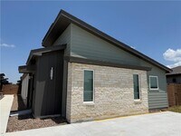 Building Photo - 28 Jaxson Ln