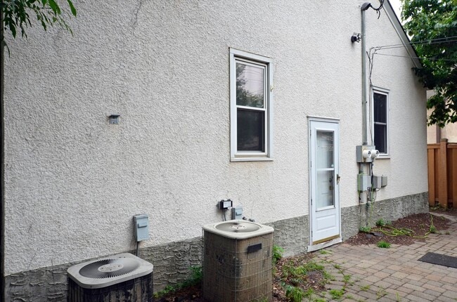 Building Photo - 4329-4331 Thomas ave N