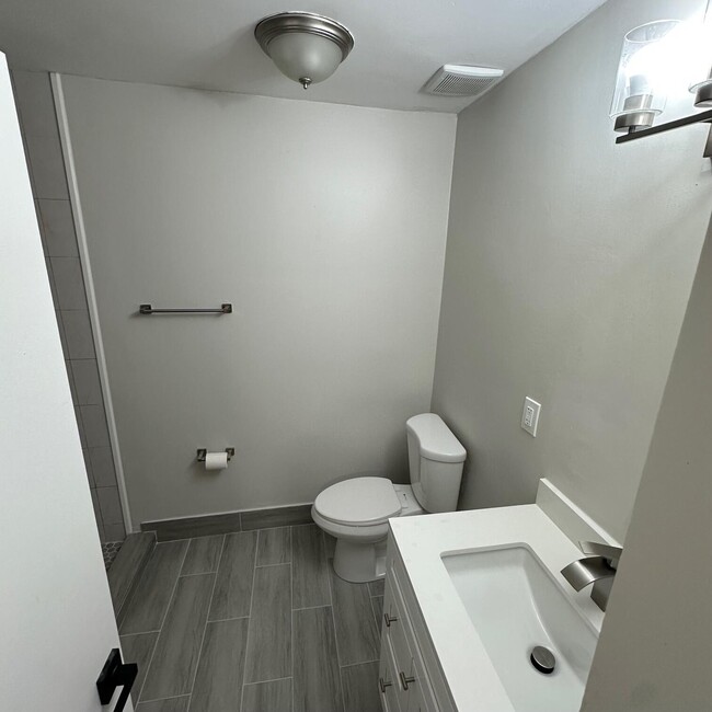 Building Photo - 3620 NW 9th St