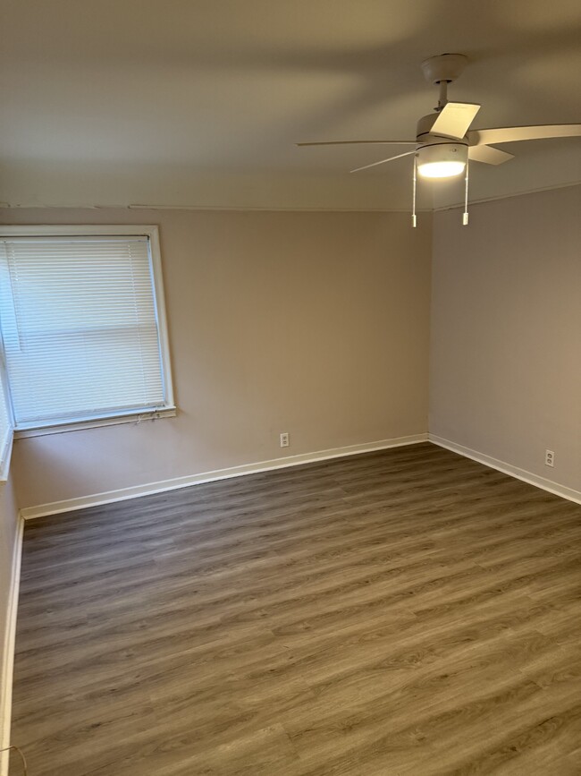 Spacious bedrooms - 20212 Mada Ave