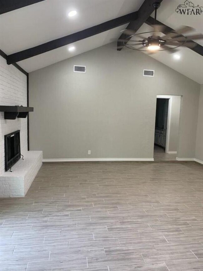 Building Photo - 5813 Briargrove Dr