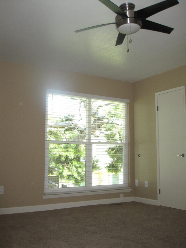 MASTER BEDROOM - 10071 San Juan Ct