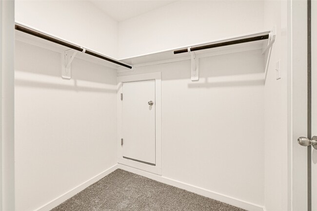 Building Photo - 31823 Autumn Spur Ln