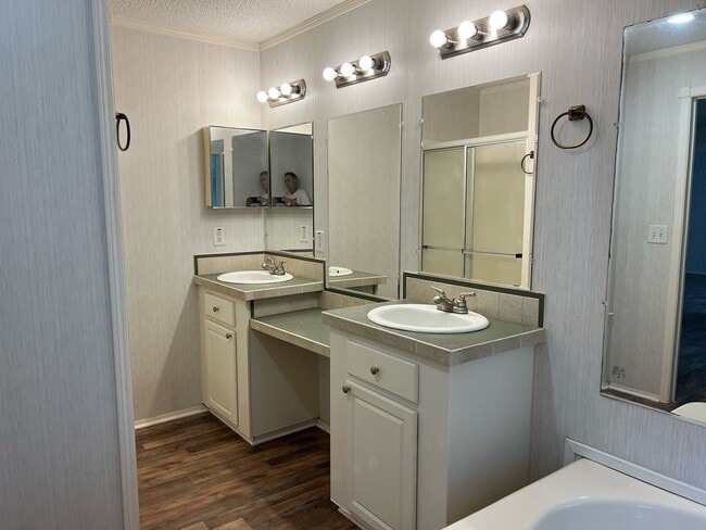 Building Photo - 403 Seahorse Ln