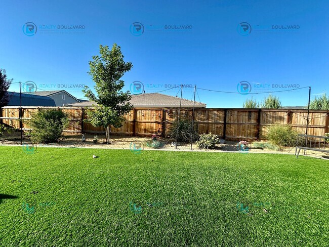 Building Photo - Welcome to your dream home, where modern elegance meets unparalleled convenience!