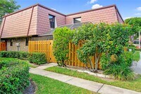 Building Photo - 7801 Courtyard Run W