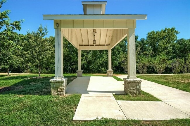 Building Photo - 2624 Metcalfe Rd