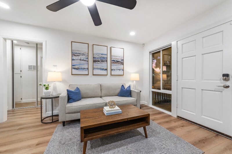 Building Photo - 4440 Clairemont Dr