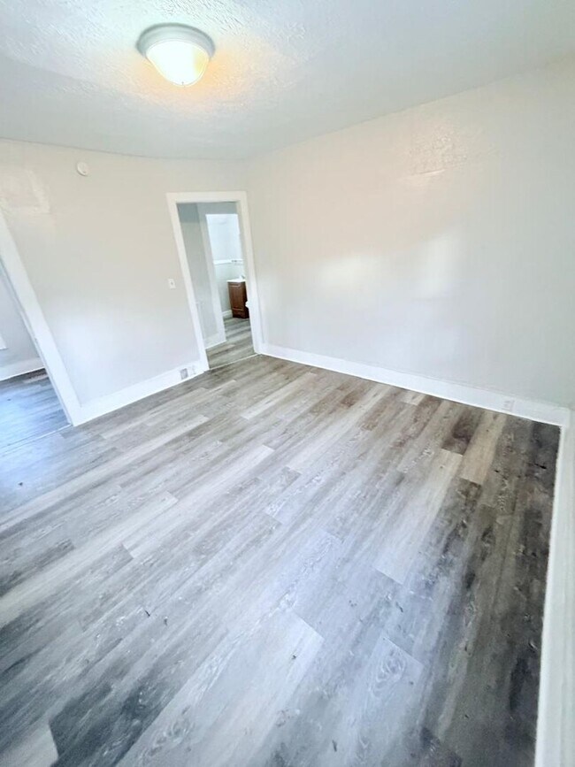 Building Photo - 3119 W 68th St