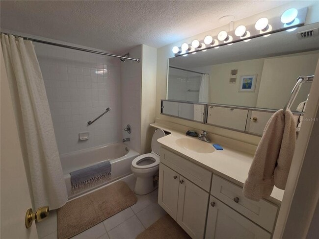 Building Photo - 7700 Sun Island Dr S