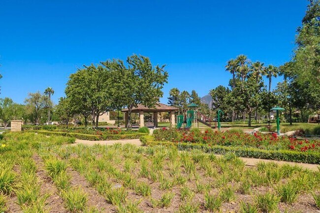 Building Photo - 232 Lightwood St