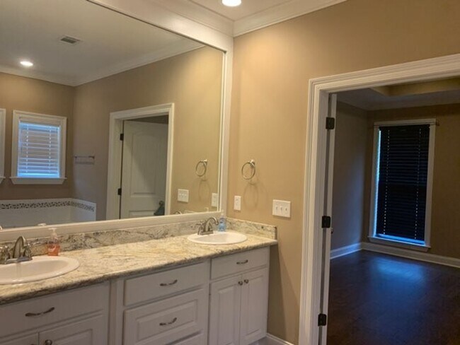 Building Photo - Beautiful Home Available in Providence of Madison County!