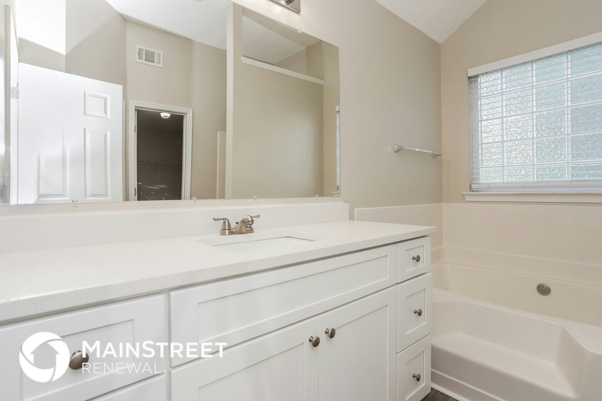 Building Photo - 1565 Tigris Ct