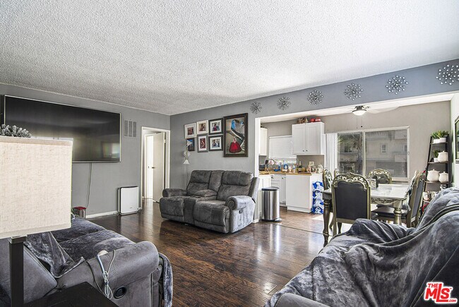 Building Photo - 333 S Serrano Ave