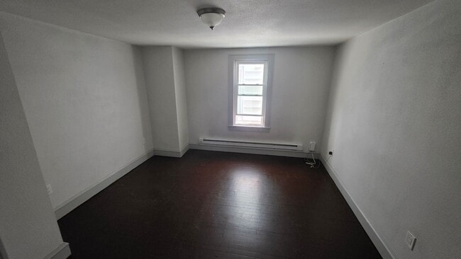 Building Photo - 233 E Ridge St
