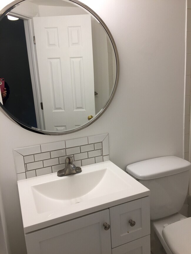 Building Photo - 303 Old Town Rd