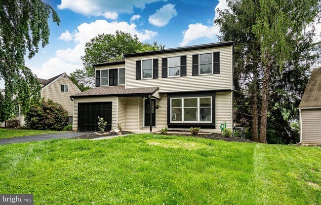 Building Photo - 1212 New Hampshire Ln