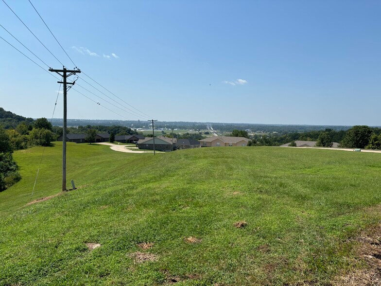 Building Photo - 1040 Cinnamon Dr
