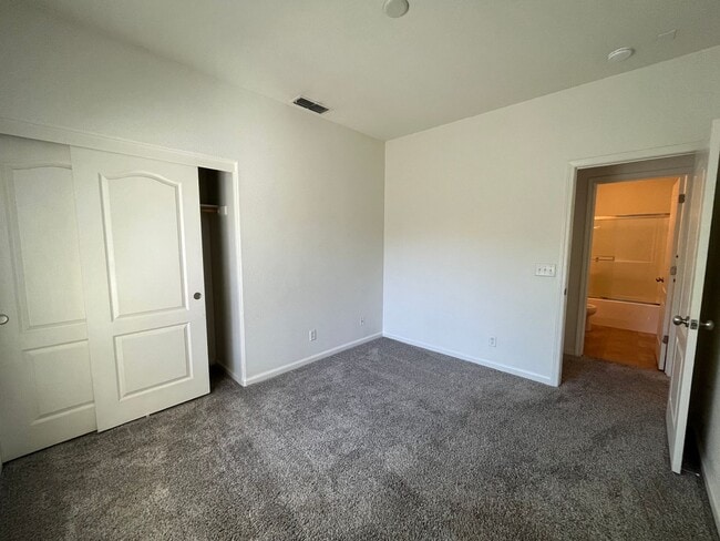 Building Photo - HAMPTON VILLAGE - 2 BR / 2 BA CONDO AVAILABLE NOW!