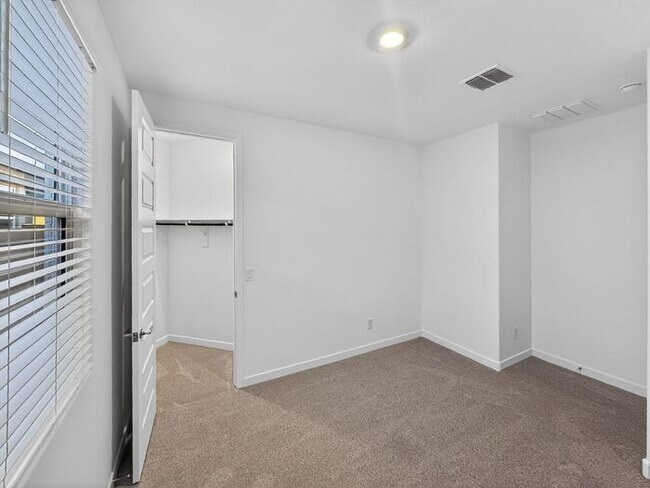 Building Photo - New Home at Wester Gardens! 4 Bedroom 3 Bathrooms!