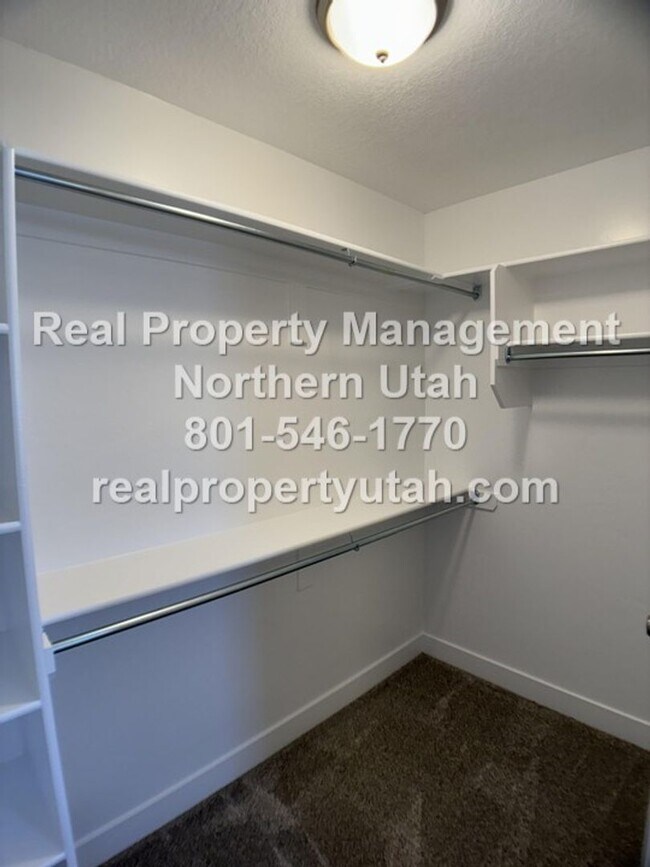 Building Photo - Newly Built 3 Bedroom 2.5 Bath Morgan Town...