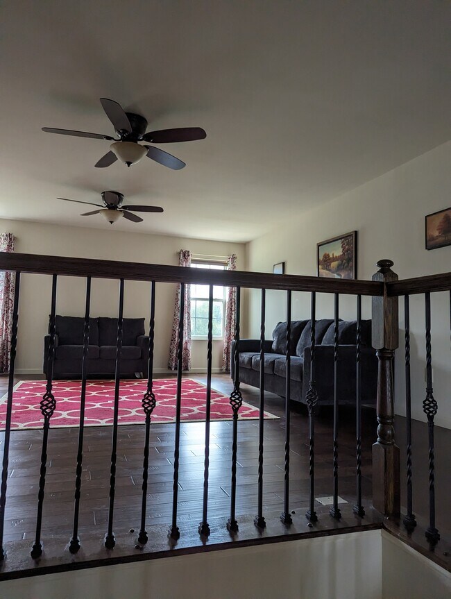 Building Photo - 5 Auction Dr