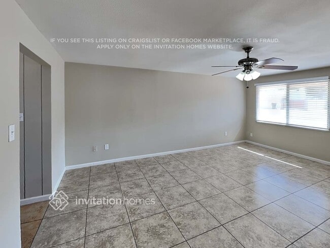 Building Photo - 1536 W Andorra Dr