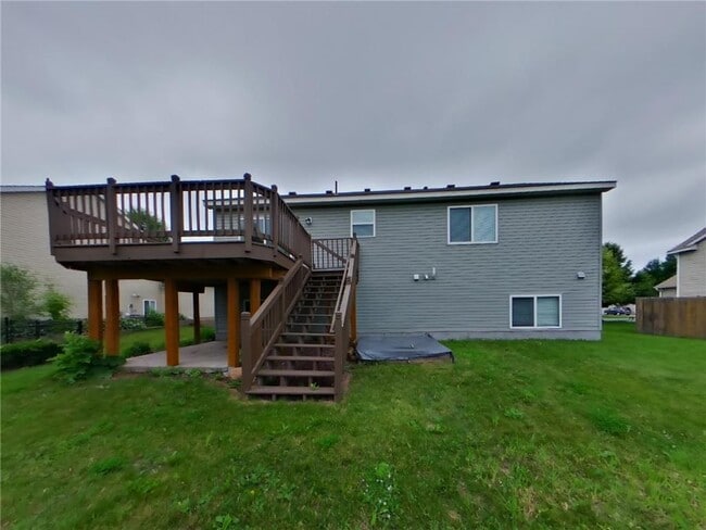 Building Photo - 618 Dillon Ave N
