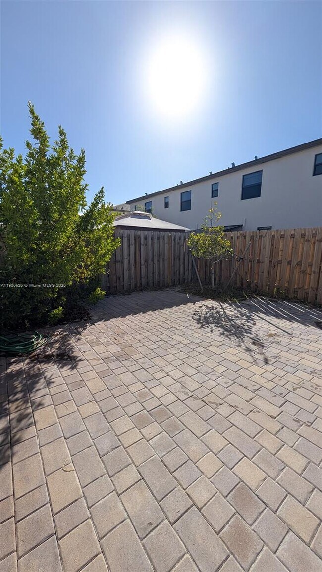 Building Photo - 12884 SW 232nd Ln