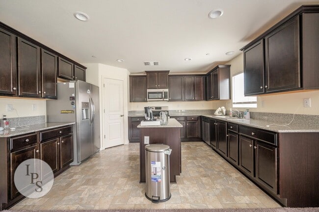 Building Photo - Sanger 2-Story Home, SOLAR!!!  4BR/2.5BA, ...