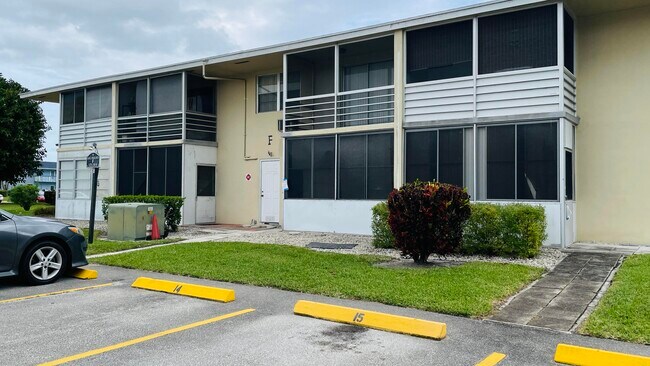 Building Photo - 138 Salisbury I