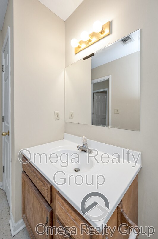 Building Photo - 484 Grey Hill Rd