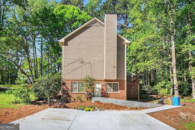 Building Photo - 1527 Ridgewood Dr SW