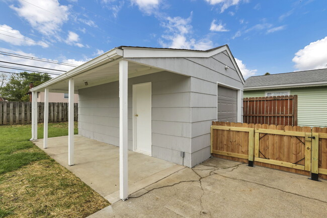 Building Photo - 2817 Woodgrove Dr