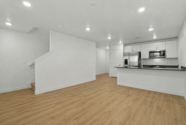 Building Photo - Long Valley Townhome - Amazing Amenities & Small Dogs Allowed