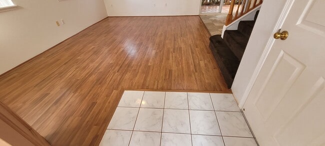 Building Photo - Spacious 3-Bedroom Home in Tropics at Waik...
