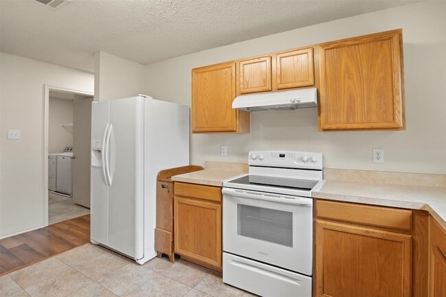 Building Photo - 536 Del Mar Dr